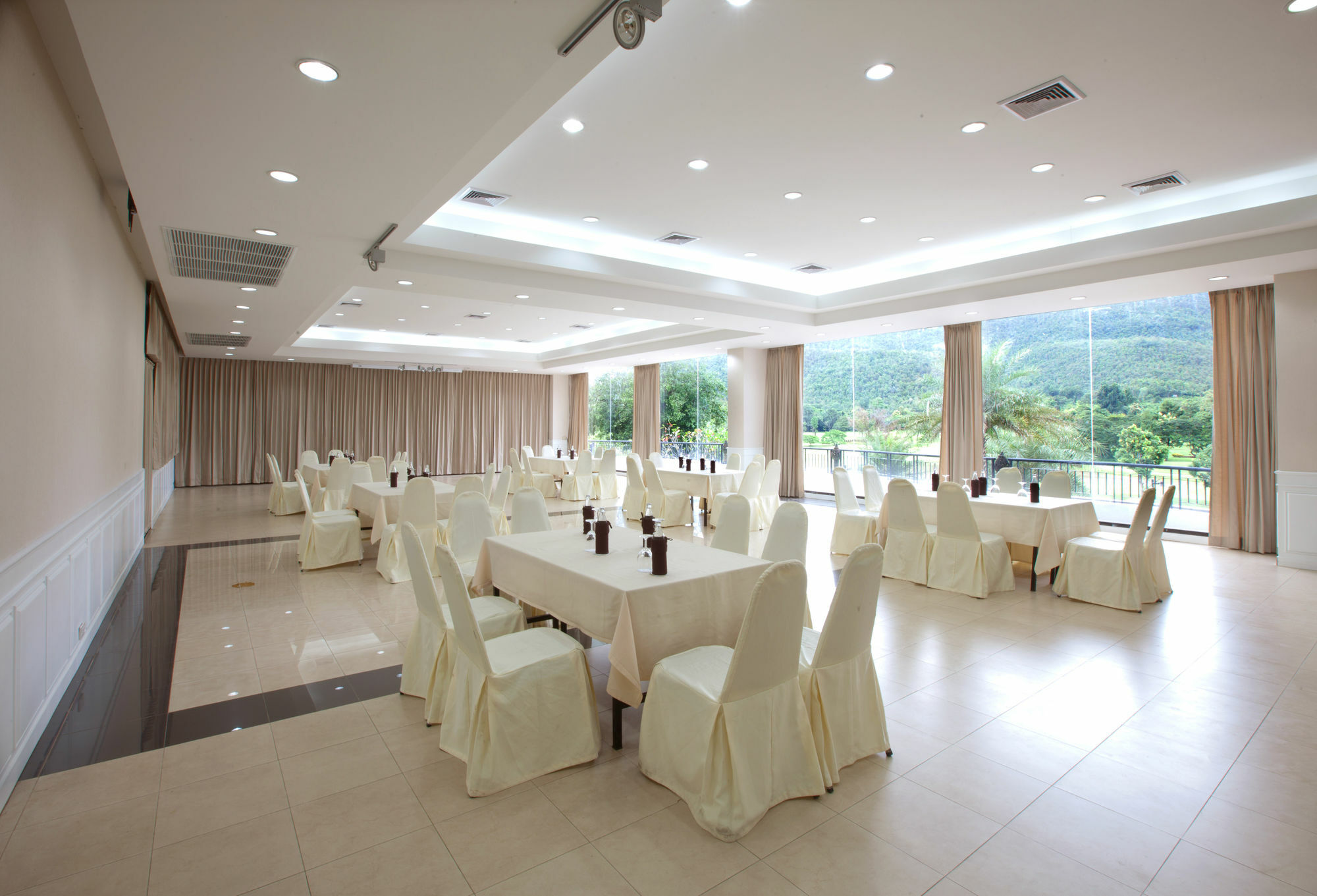 Alpine Golf Resort Chiang Mai Ban Huai Sai Nua Exteriör bild